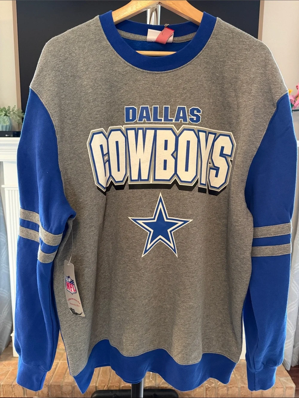 NWT NFL Dallas Cowboys NFL All Over Crew 2.0 Sz Lg